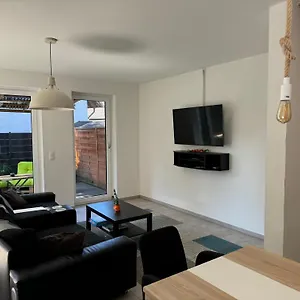 Neubau, moderne Haushälfte in Hamburg Apartment